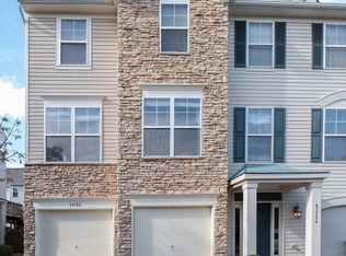 43522 Laidlow St, Chantilly, VA 20152