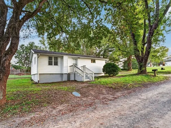 122 Galyean Rd, Mount Airy, NC 27030