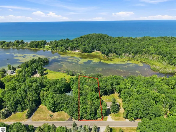 S Lacore Rd, Empire, MI 49630