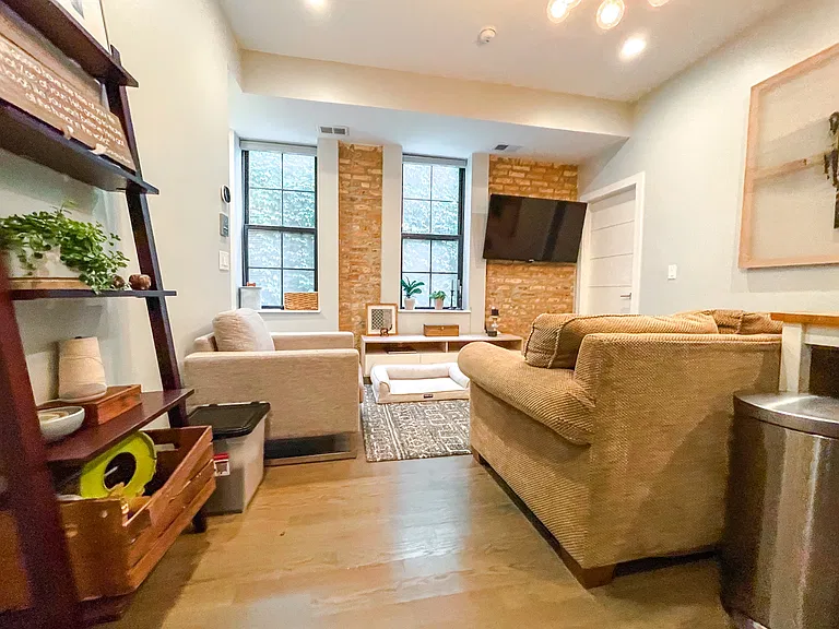 1638 N. Marshfield Ave. — Photo 4