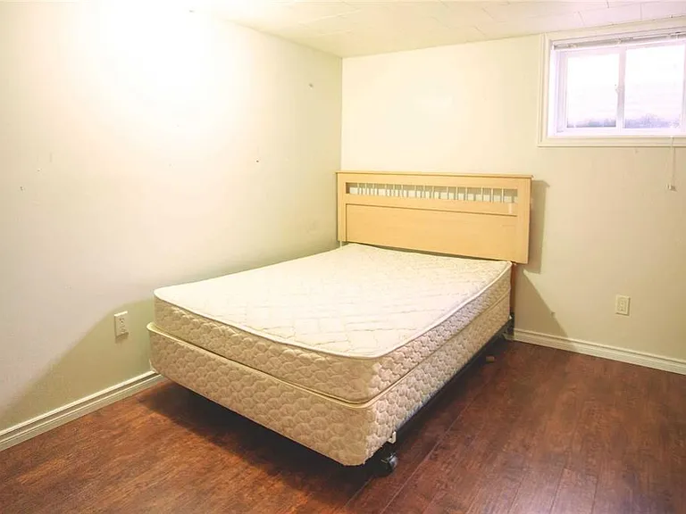 16 Victor Blvd #UPPER — Photo 12