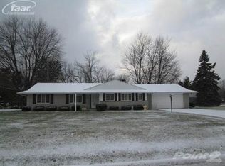 1116 Kennebec Rd, Grand Blanc, MI 48439