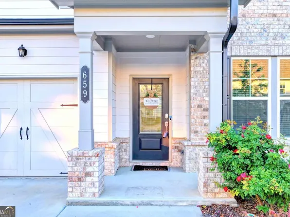 659 Caryle Trail Ln, Loganville, GA 30052