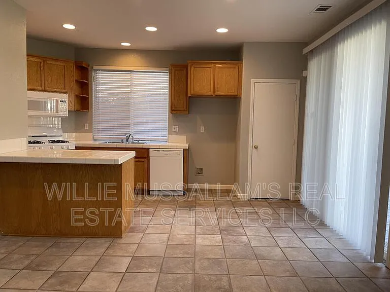 4117 Rogers Canyon Rd — Photo 6