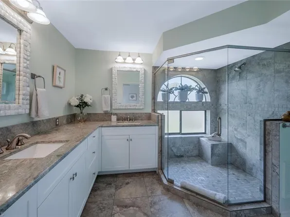 559 Beachwalk CIR #U202, NAPLES, FL 34108