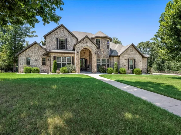 1503 Fontaine Ct, Centerton, AR 72719