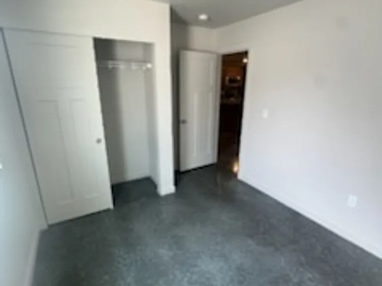 670 Tinley St — Photo 15