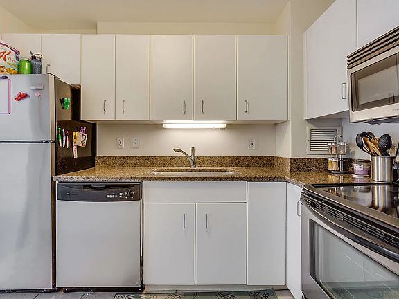4th image of 401 E Ontario St APT 1203
