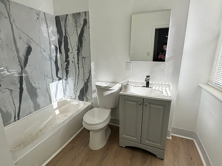 832 W 5th St — Photo 7