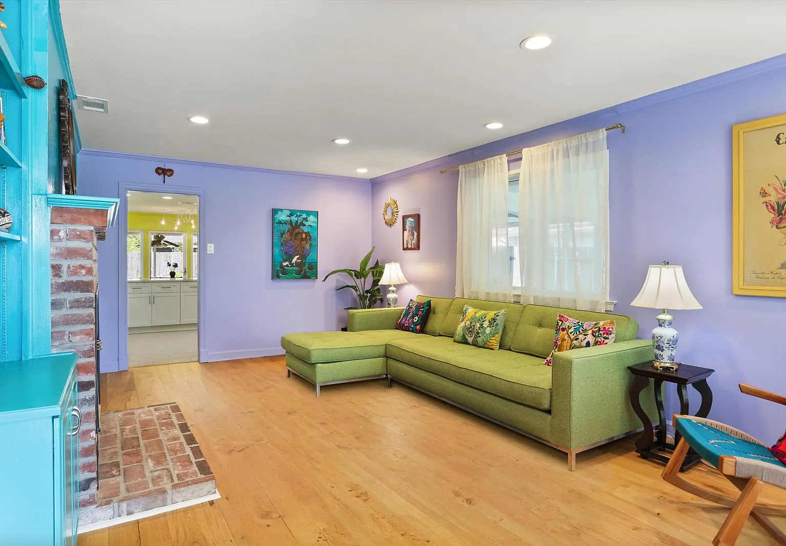 2319 1/2 Jay St — Photo 3