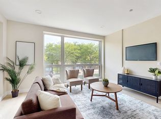 3045 W Irving Park Rd #202, Chicago, IL 60618