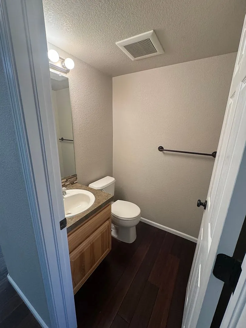 3 Bedroom Single Family Home in Loveland — Photo 4