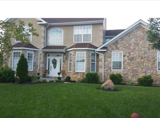 600 Hill Farm Ln, Springfield, PA 19064