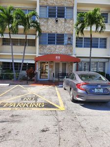 215 SE 3rd Ave APT 104D, Hallandale, FL, 33009