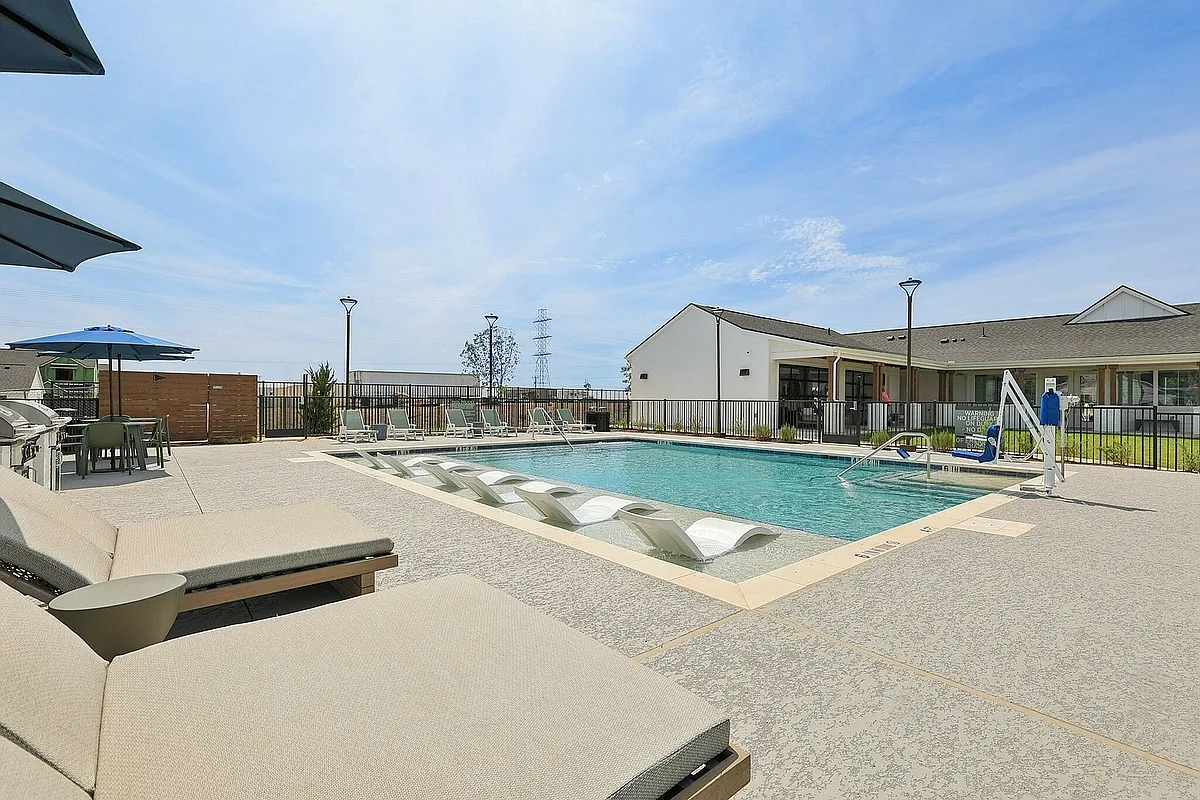 YardHomes Trailside Swimming Pool - YardHomes Trailside
