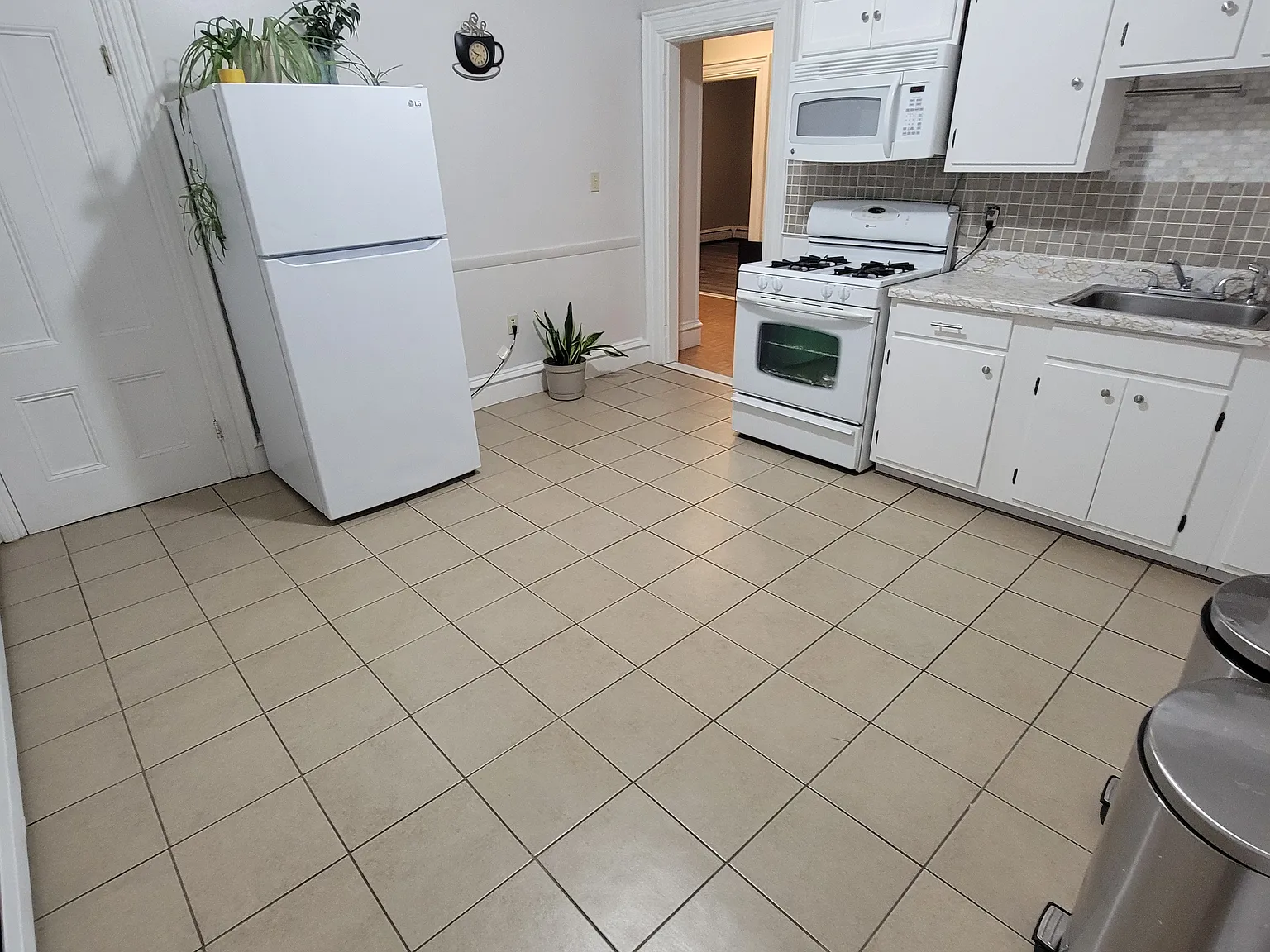 4 bed, 2000 sqft, $3,100 — Photo 4