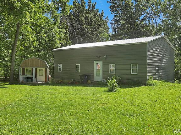 2nd image of 613 22nd St