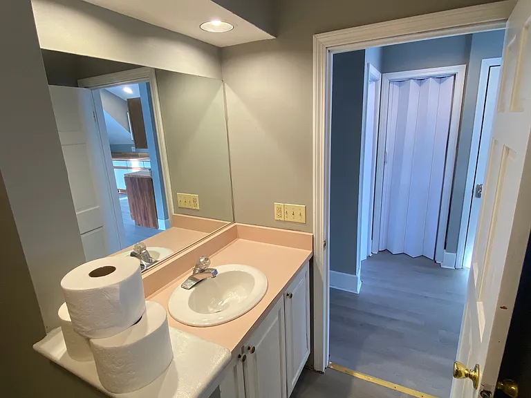 187 Main St #C — Photo 8