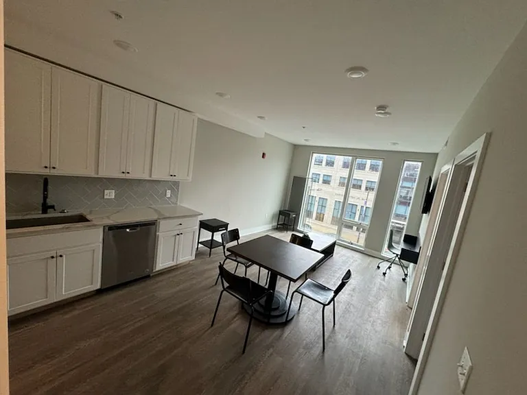 1310 N Broad St — Photo 69