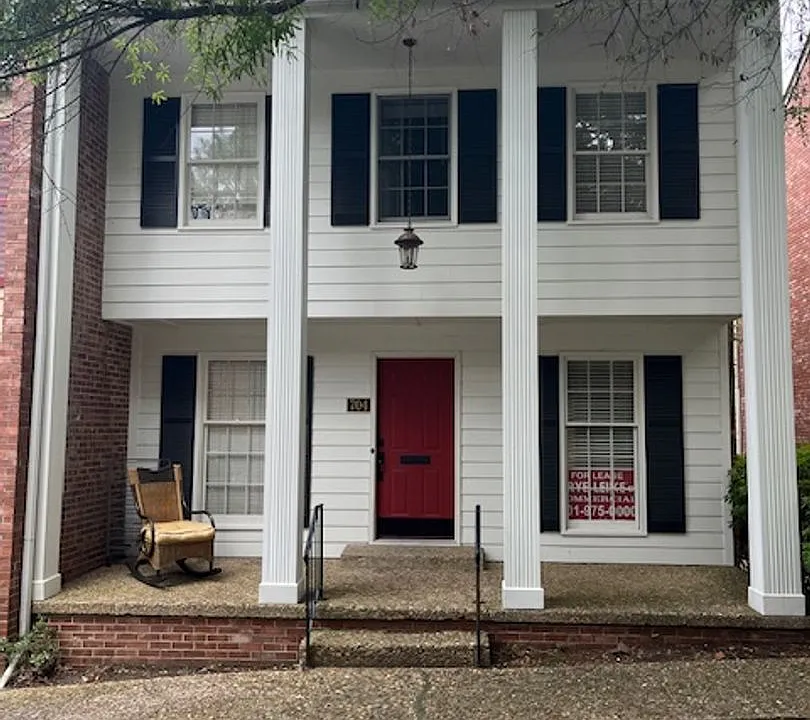 2805 Foxcroft Rd #704
