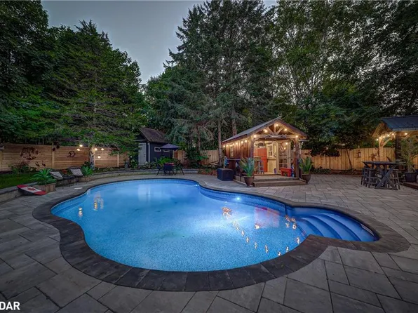 75 Gunn St, Barrie, ON L4M 2H4