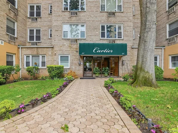 21 Bond Street #3J, Great Neck, NY 11021