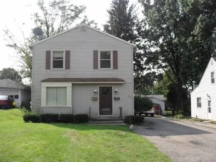 234 E Tuscarawas Ave photo 1
