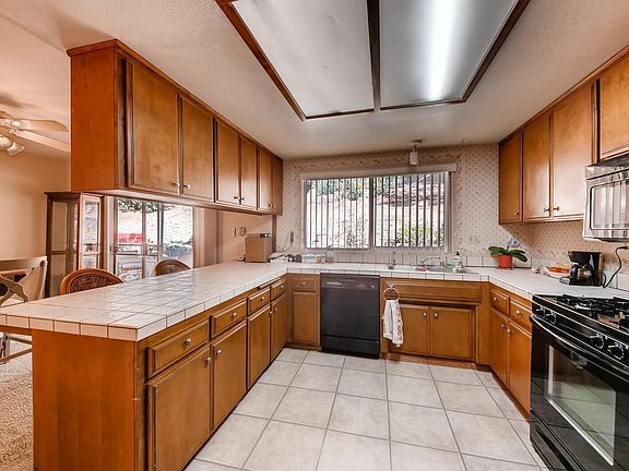 4th image of 25719 Willow Ln