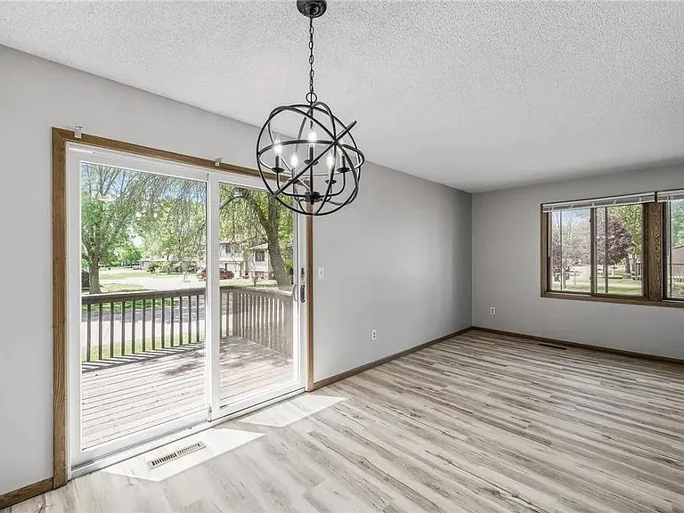 8727 N Maplebrook Cir — Photo 4