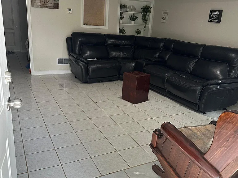 5612 Williams Rd — Photo 9