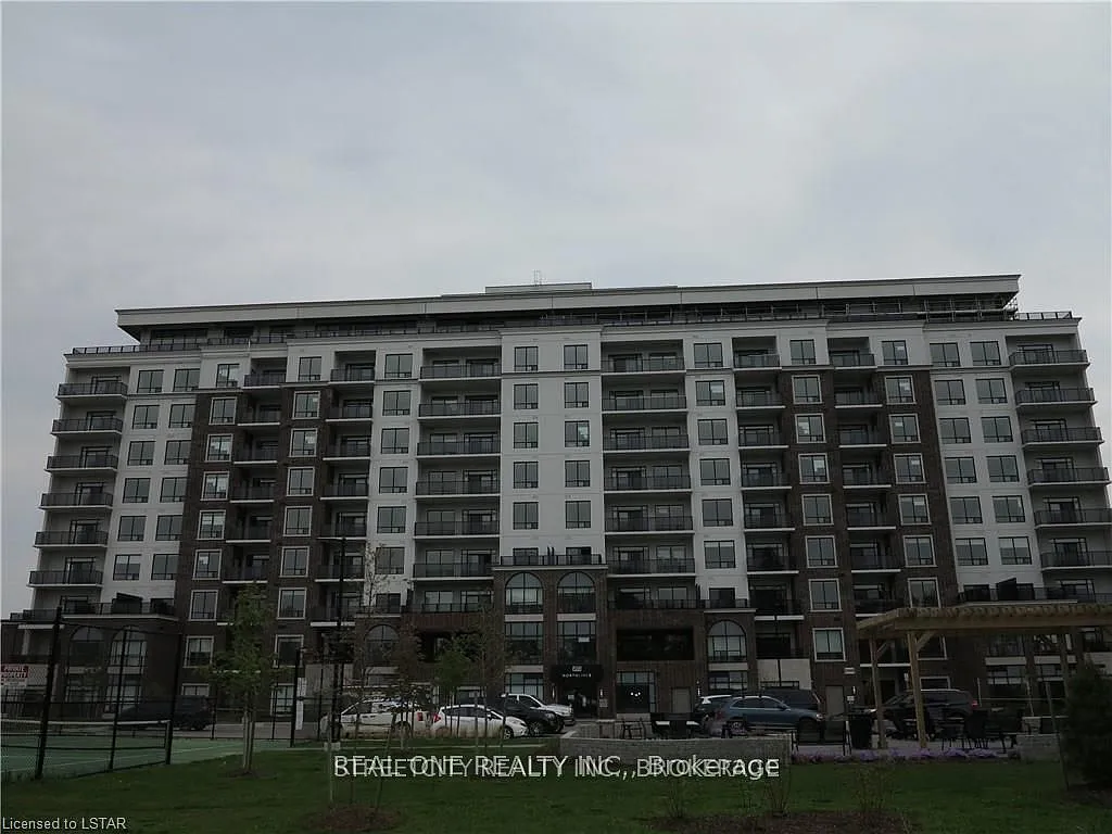 3 bed, $2,890 — Photo 1