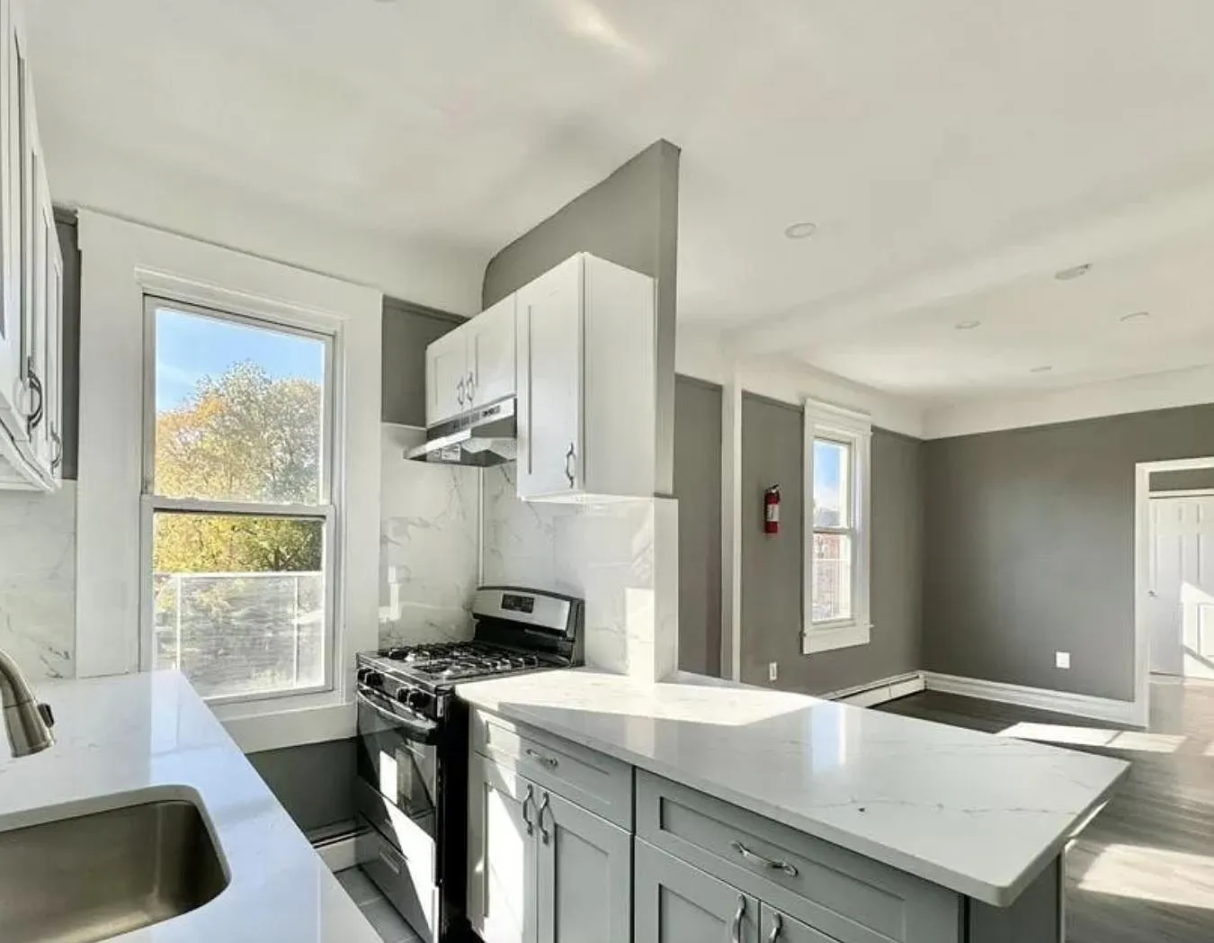 4 bed, 1.5 bath, 1200 sqft, $2,699 — Photo 1
