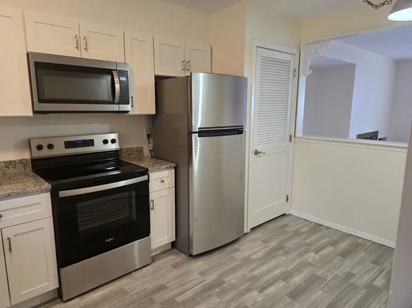 803 E Pea Ridge Rd #303, Huntington, WV 25705