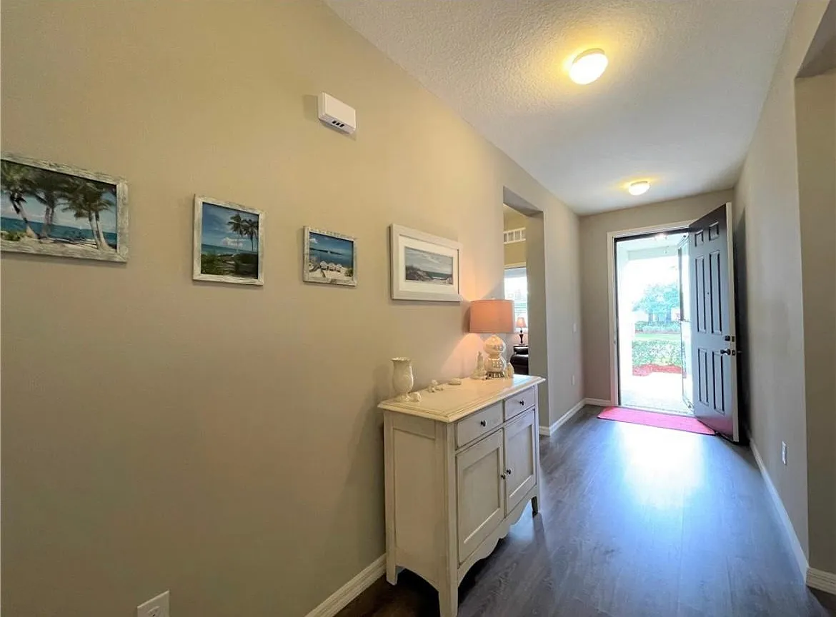 4 bed, 2103 sqft, $2,600 — Photo 4