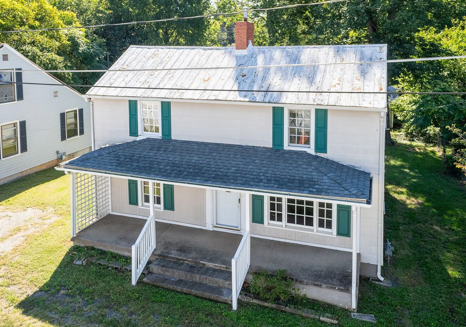 Three Bedroom Home — Photo 3