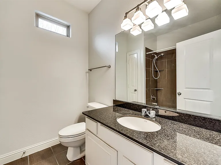 2606 N Henderson Ave #A — Photo 15