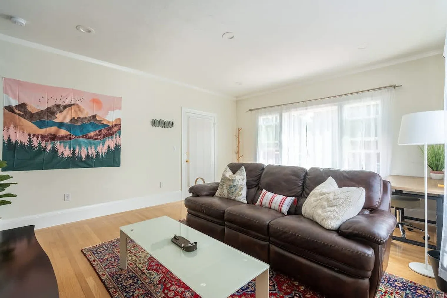 2 bed, 1.0 bath, 1097 sqft, $4,217 — Photo 2