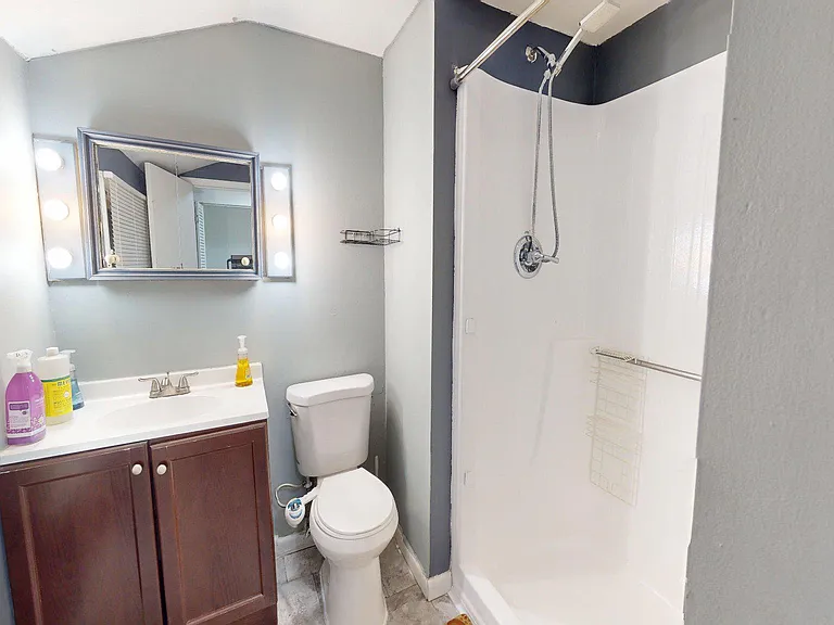 669 N Henderson Rd — Photo 31
