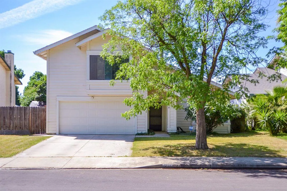 828 Orkney Dr photo 1