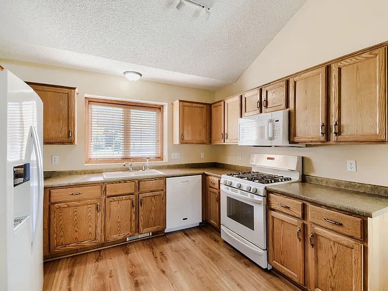 13161 Fordham Ct — Photo 4