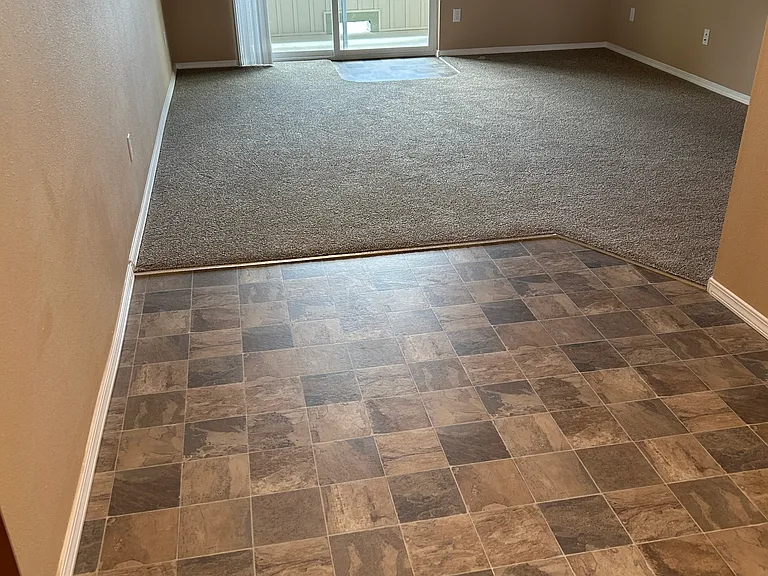 Samuelson Place Apartments — Photo 15