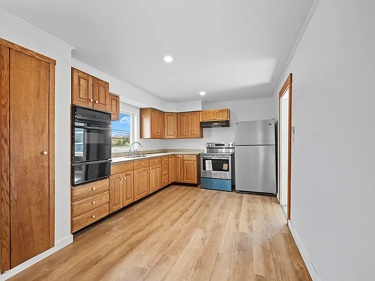 64 Leighton Rd — Photo 9