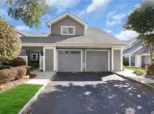 259 River Dr, Moriches, NY 11955