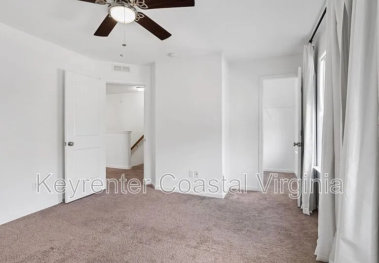 1415 Waltham Ln — Photo 13