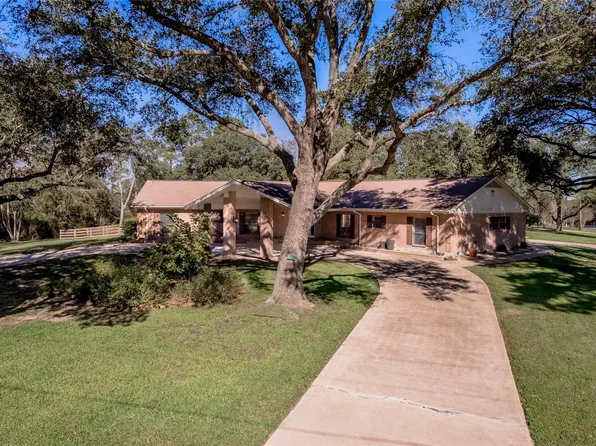 22 Timberwilde Dr, Huntsville, TX 77320