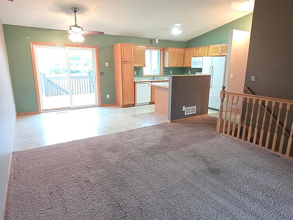 4th image of 1375 10th Ave SE