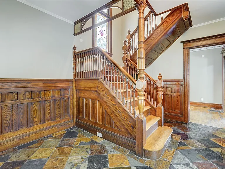 31 Birch Cres — Photo 4