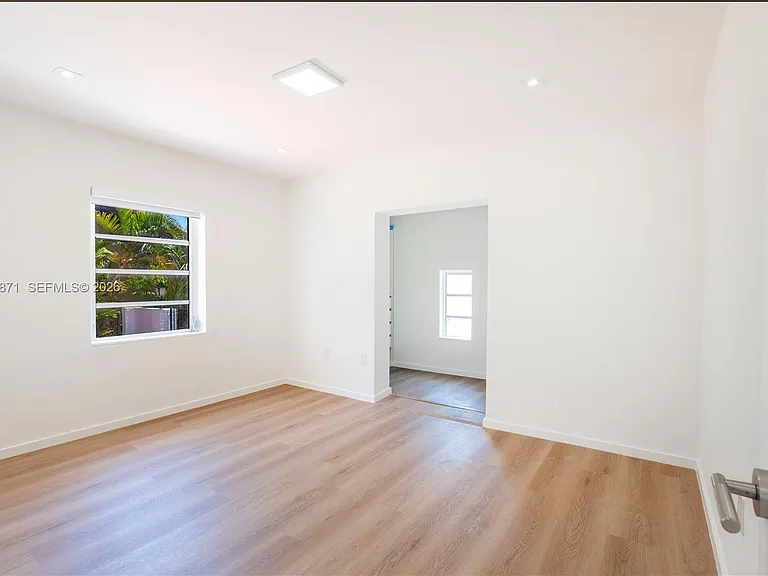 3021 Coconut Grove Dr — Photo 10