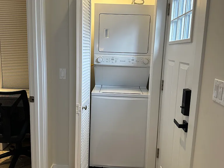 5342 W Winona St — Photo 10