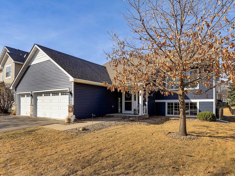 1st image of 742 Melville Cir
